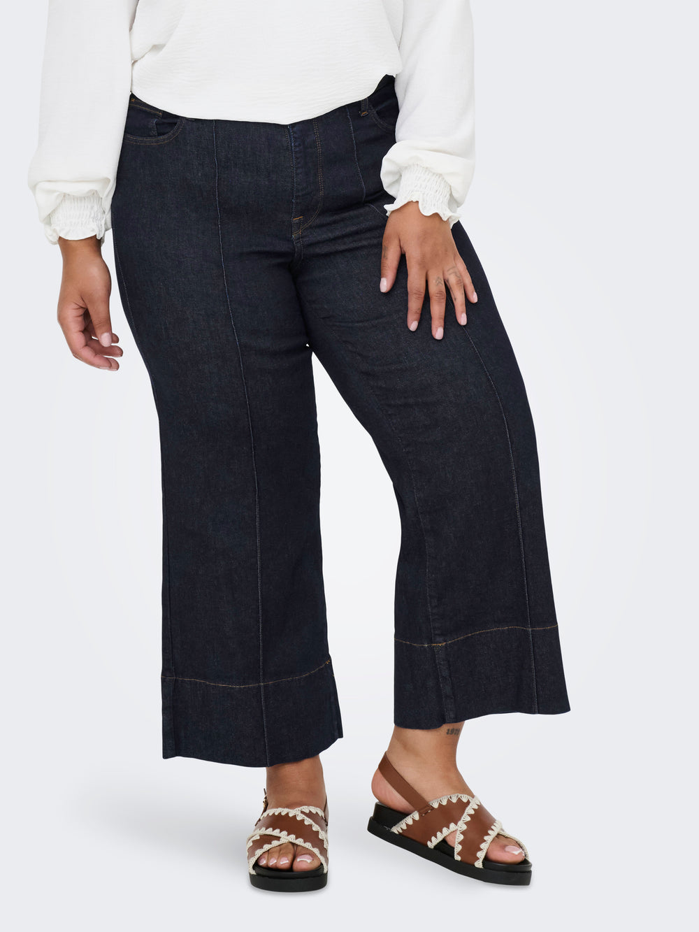 CARWILLY FRONTSEAM CROPPED