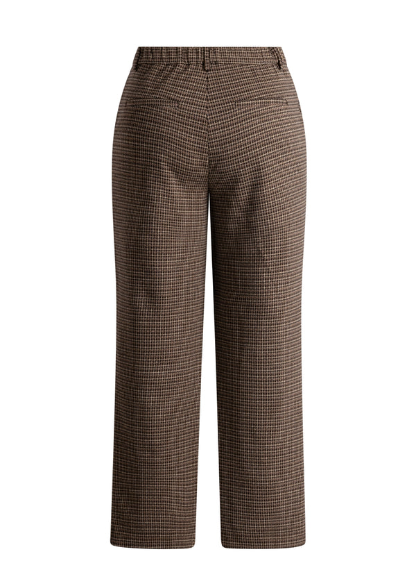 FAUSTINA ESSENTIAL