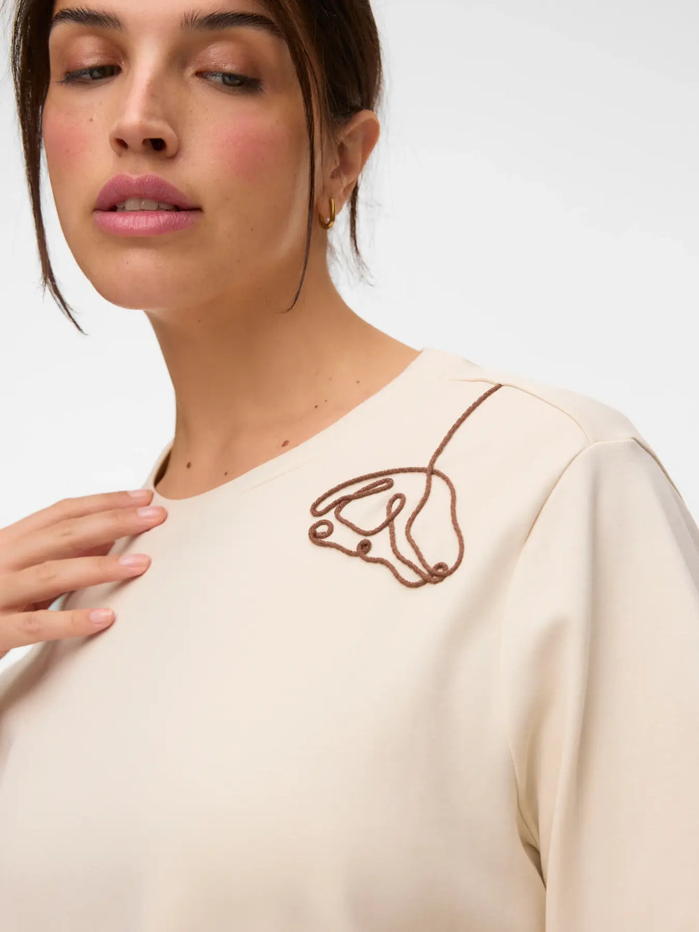 VMCIRENE O-NECK TEE